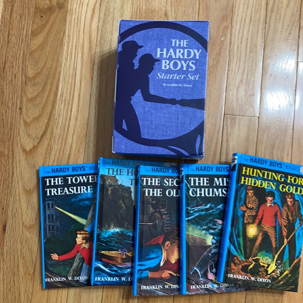 5 book Hardy Boys starter set